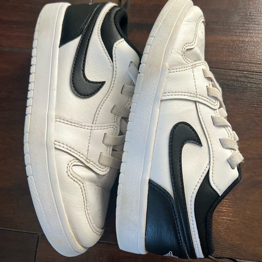 Nike Jordan Velcro low sneakers size 2